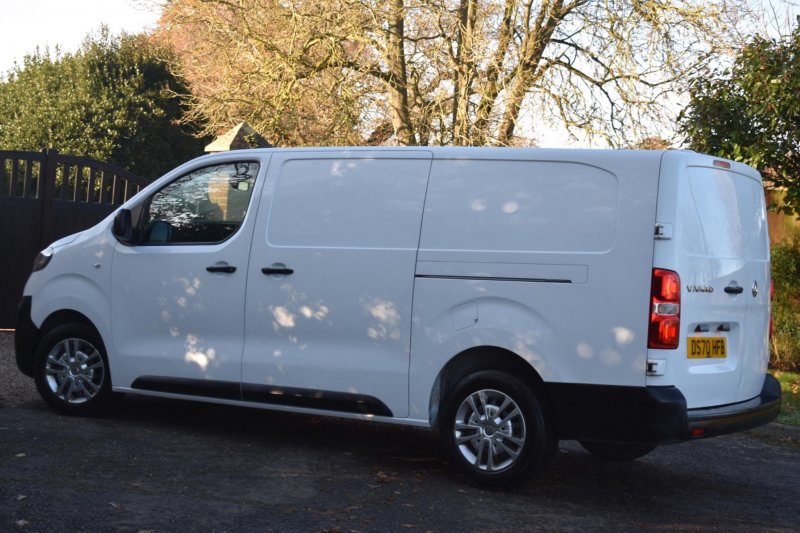 VAUXHALL VIVARO