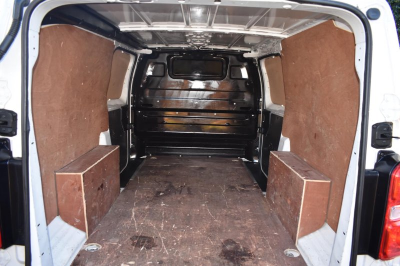 VAUXHALL VIVARO