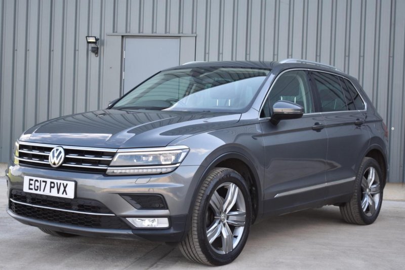 VOLKSWAGEN TIGUAN