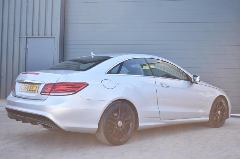 MERCEDES-BENZ E CLASS