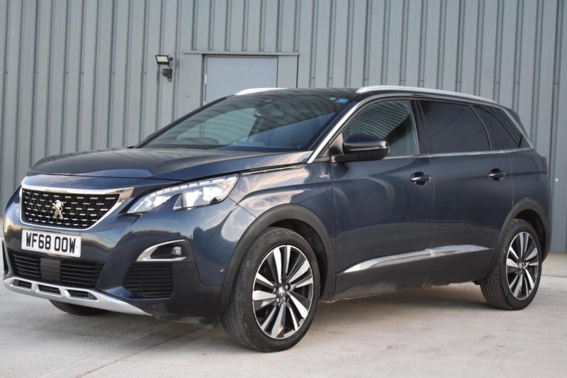 PEUGEOT 5008