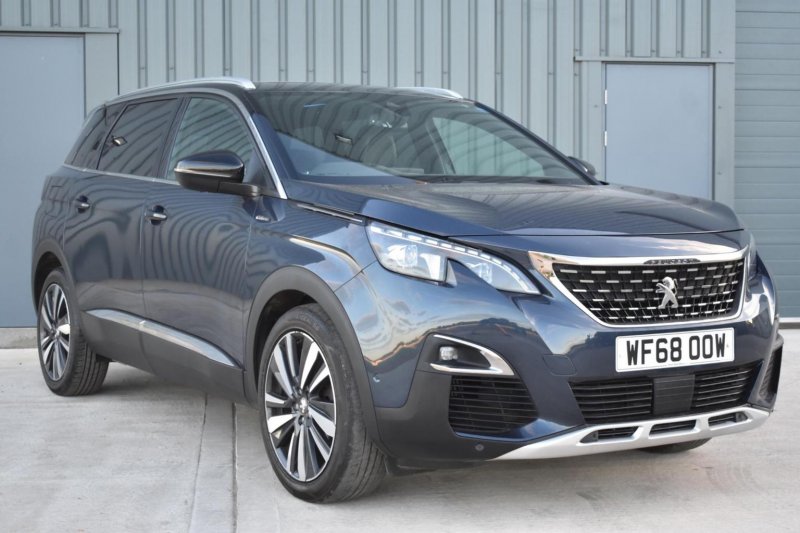 PEUGEOT 5008