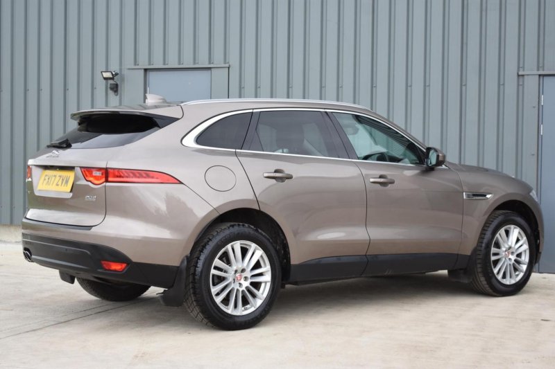 JAGUAR F-PACE