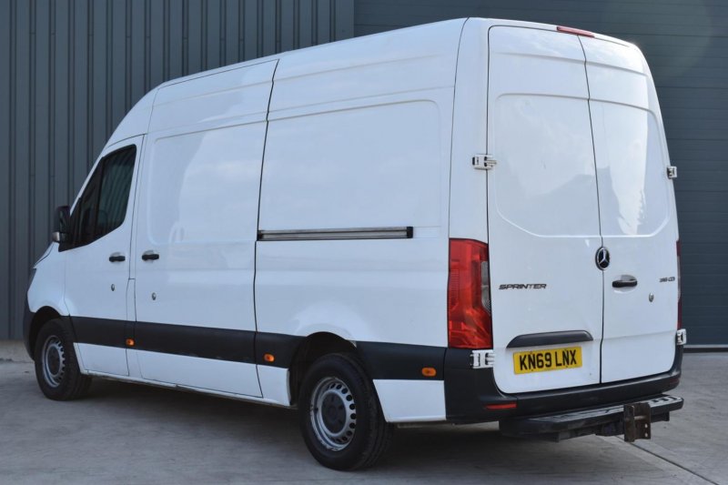 MERCEDES-BENZ SPRINTER